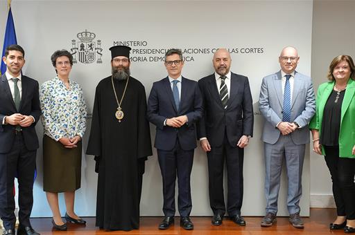 El ministro Félix Bolaños, con los representantes de diversas confesiones religiosas