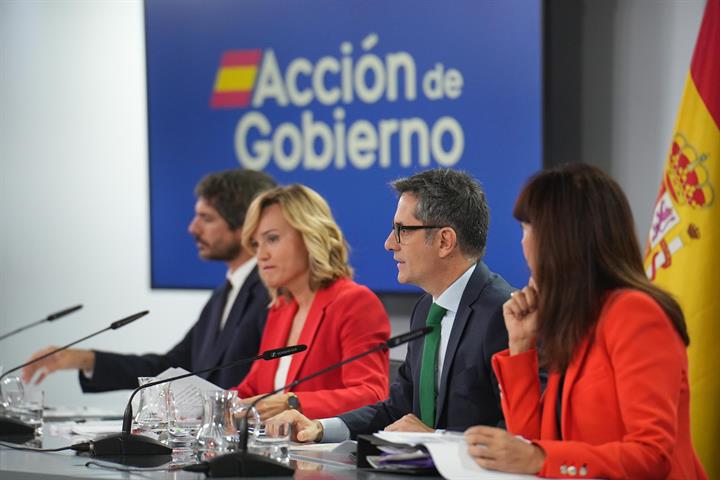 El Gobierno presenta el Plan de Acción por la Democracia para reforzar la transparencia, el pluralismo y el derecho a la información. Rueda ...